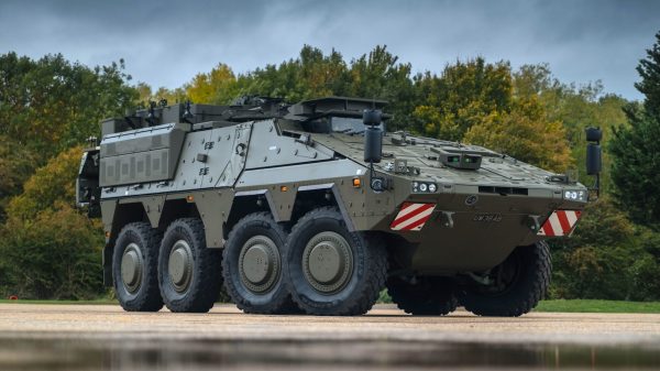 Das Team Boxer UK lieferte heute das 100. Boxer-Fahrzeug an die britische Armee aus.