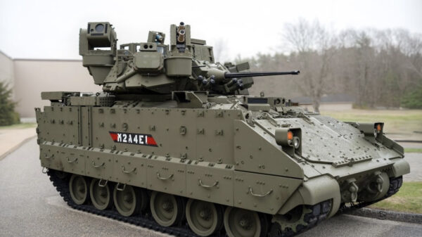 Die Bradley-Schützenpanzer der U.S. Army erhalten das aktive Schutzsystem Iron Fist APS des israelischen Herstellers Elbit Systems.