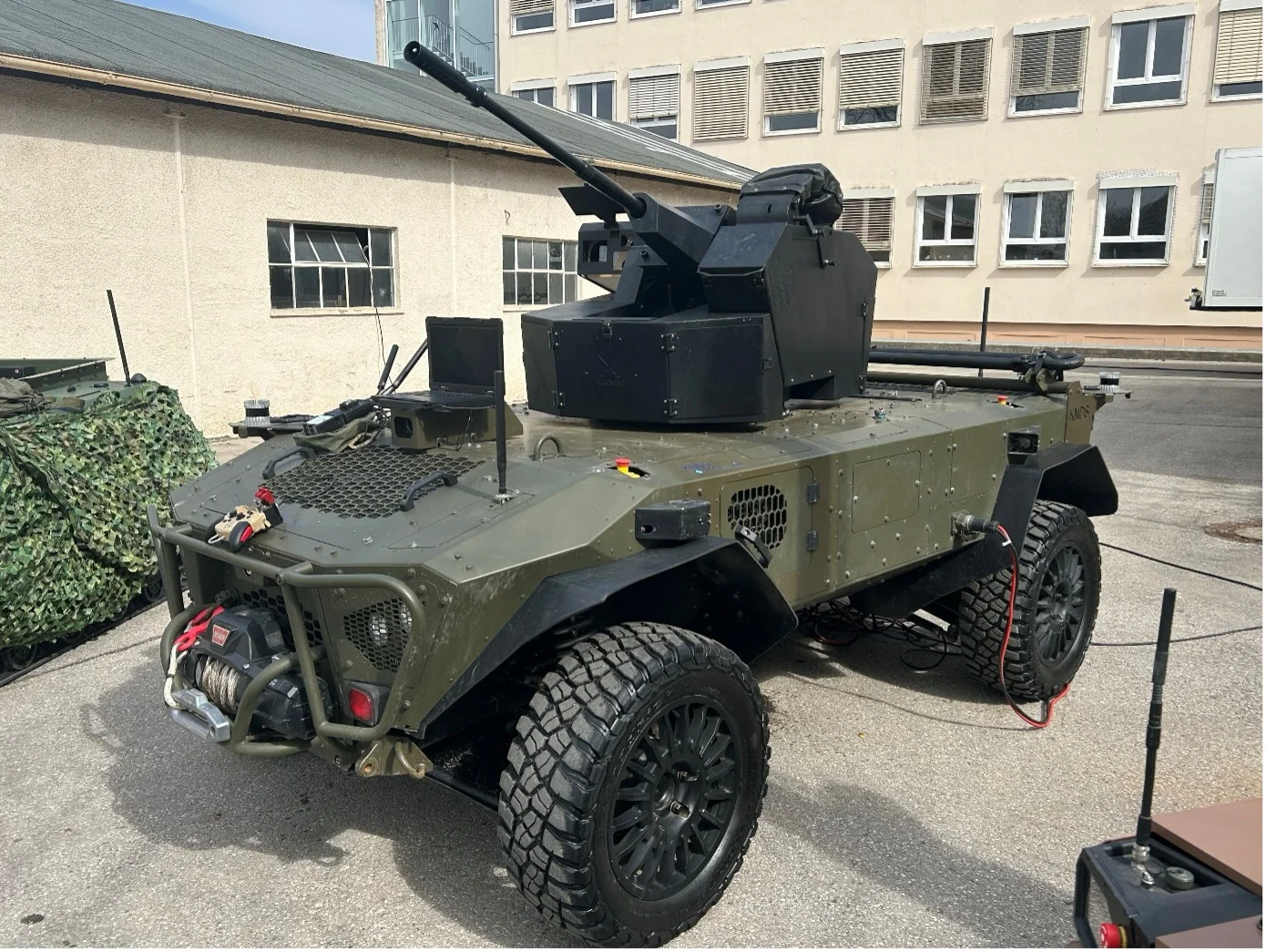 KNDS präsentiert fortschrittliche Land-Missionslösungssysteme: CENTURIO Robotersystem hier mit der ARX20-Bewaffnung.