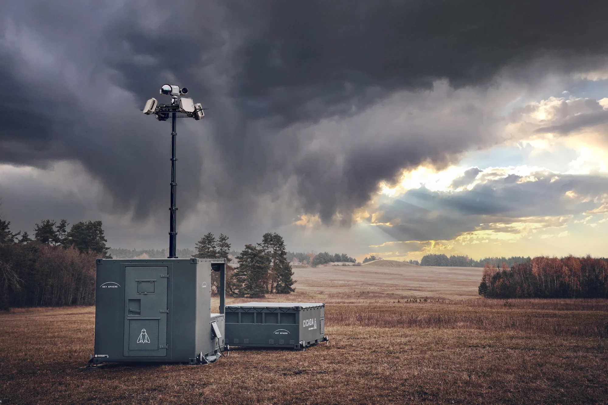 Diehl testete den Einsatz sowohl seines Kinetic Defence Vehicles (KDV) als auch der eMissile CICADA, die Teil des Systems Sky Sphere ist, auf seine Wirksamkeit gegen Drohnenangriffe.