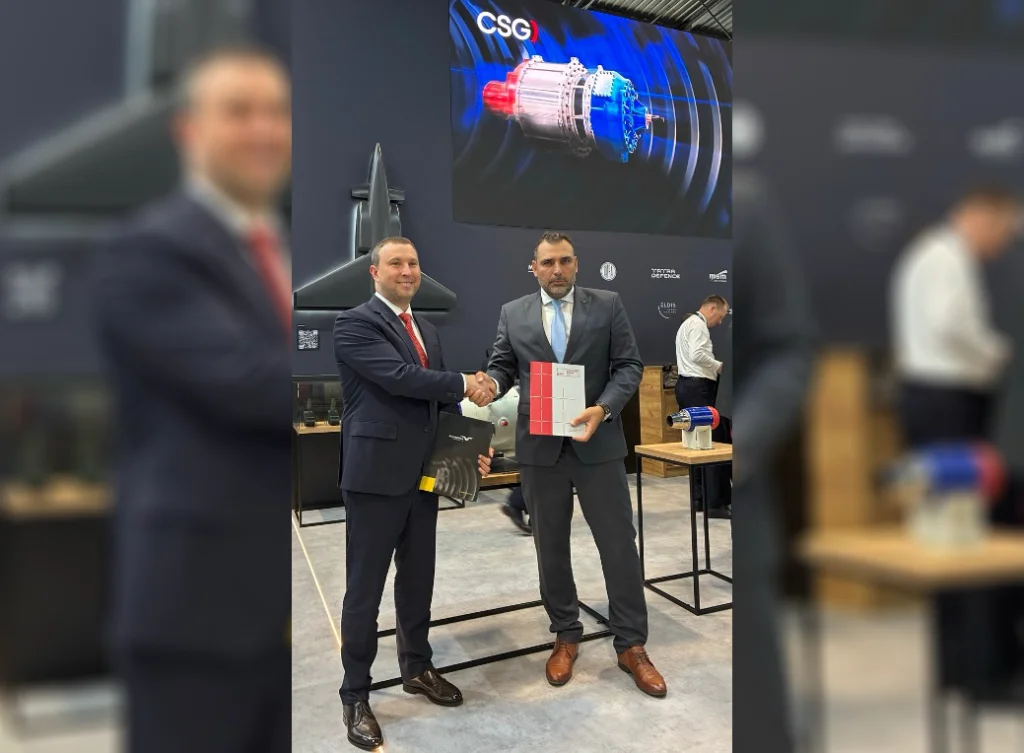 Vladyslav Belbas, CEO von Ukrainian Armor LLC, und Pavel Čechal, CEO von AviaNera Technologies, nach der Unterzeichnung.
