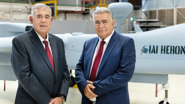Israel Aerospace Industries: CEO Boaz Levy (l.) und Vorstandsvorsitzender Amir Peretz sind zufrieden mit dem Geschäftsjahr 2023.