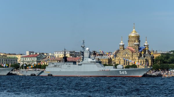 Russische Marineschiffe sind kürzlich in iranischen Häfen eingetroffen, u.a. die Korvette Stikiy, hier zu sehen in St. Petersburg.