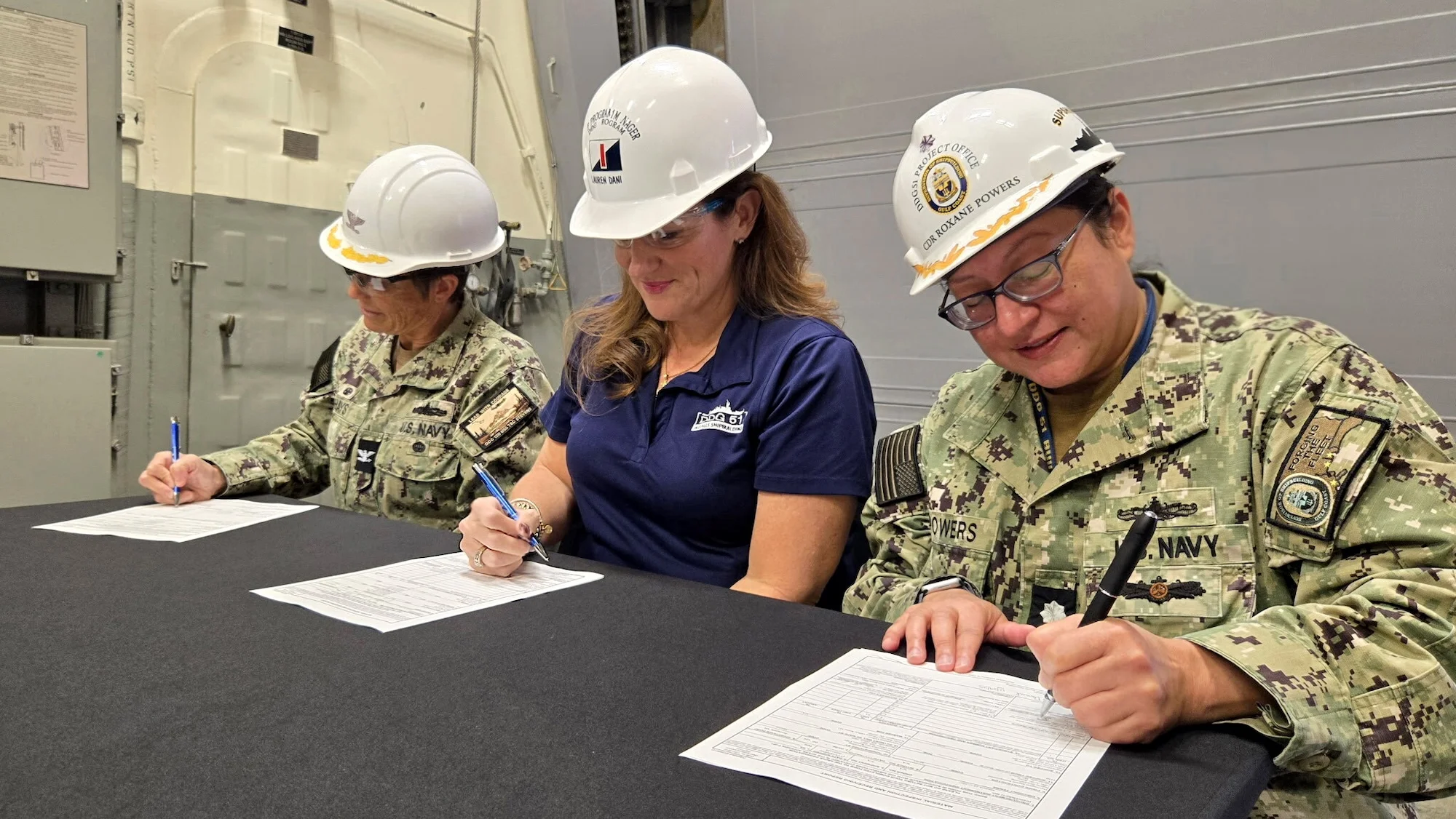 Übergabe des Lenkwaffenzerstörers Ted Stevens (DDG 128) der Arleigh-Burke-Klasse am 29. Dezember 2025 durch die Ingalls Shipbuilding Division von HII an die U.S. Navy.