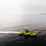 Das 12-Meter-Einsatzboot AMC12 (Autonomous Modular Craft) wurde im Rahmen der diesjährigen SeaSEC in Rostock erstmals erfolgreich getestet und demonstrierte mehrere Fähigkeiten, darunter einen neuen autonomen Modus.