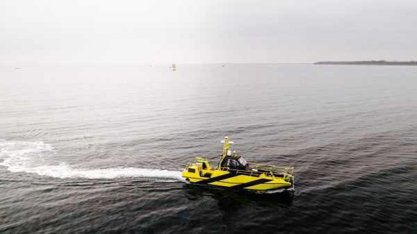 Das 12-Meter-Einsatzboot AMC12 (Autonomous Modular Craft) wurde im Rahmen der diesjährigen SeaSEC in Rostock erstmals erfolgreich getestet und demonstrierte mehrere Fähigkeiten, darunter einen neuen autonomen Modus.