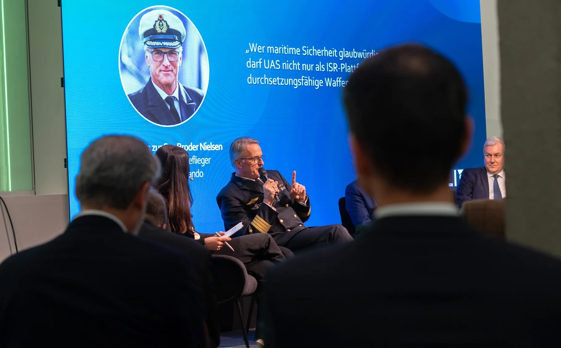 Kapitän zur See Broder Nielsen will mehr unbemannte Flugzeuge mit Wirkung.