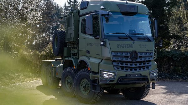 Für Mosaic: Gaben auf der LOG.NET 2026 ihre Kooperation bekannt: Quantum Systems und Daimler Trucks.