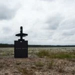 2024 gegründet und geprägt von den operativen Realitäten des Konflikts in der Ukraine, wurde Alta Ares auf einer einfachen Überzeugung aufgebaut: Moderne Verteidigung verlangt agile, skalierbare und anpassungsfähige Systeme.