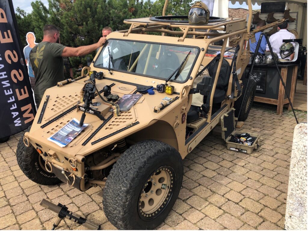 Das Search and Rescue Tactical Vehicle – Side by Vehicle (SRTV-SXV). Hier ein Bild vom KSK-Rüstungssymposium 2022