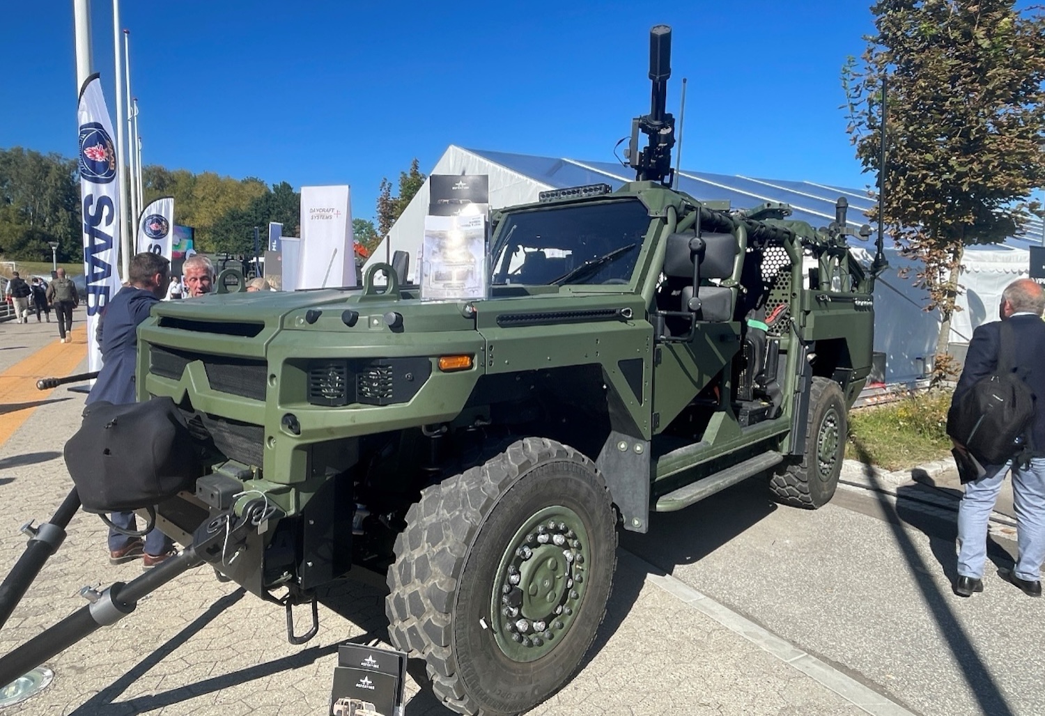 Auf den DALO Industry Days - Das taktische Fahrzeug Mammoth vom niederländischen Hersteller Defenture B.V.. Diese 9-Tonnen-Plattform ist auch die Grundlage für das AGF2 des deutschen Kommando Spezialkräfte (KSK)