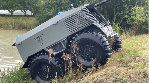 Der SHERP N 1200 UTV kann extreme Steigungen und Neigungen überwinden