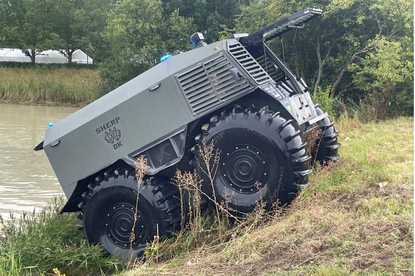 Der SHERP N 1200 UTV kann extreme Steigungen und Neigungen überwinden