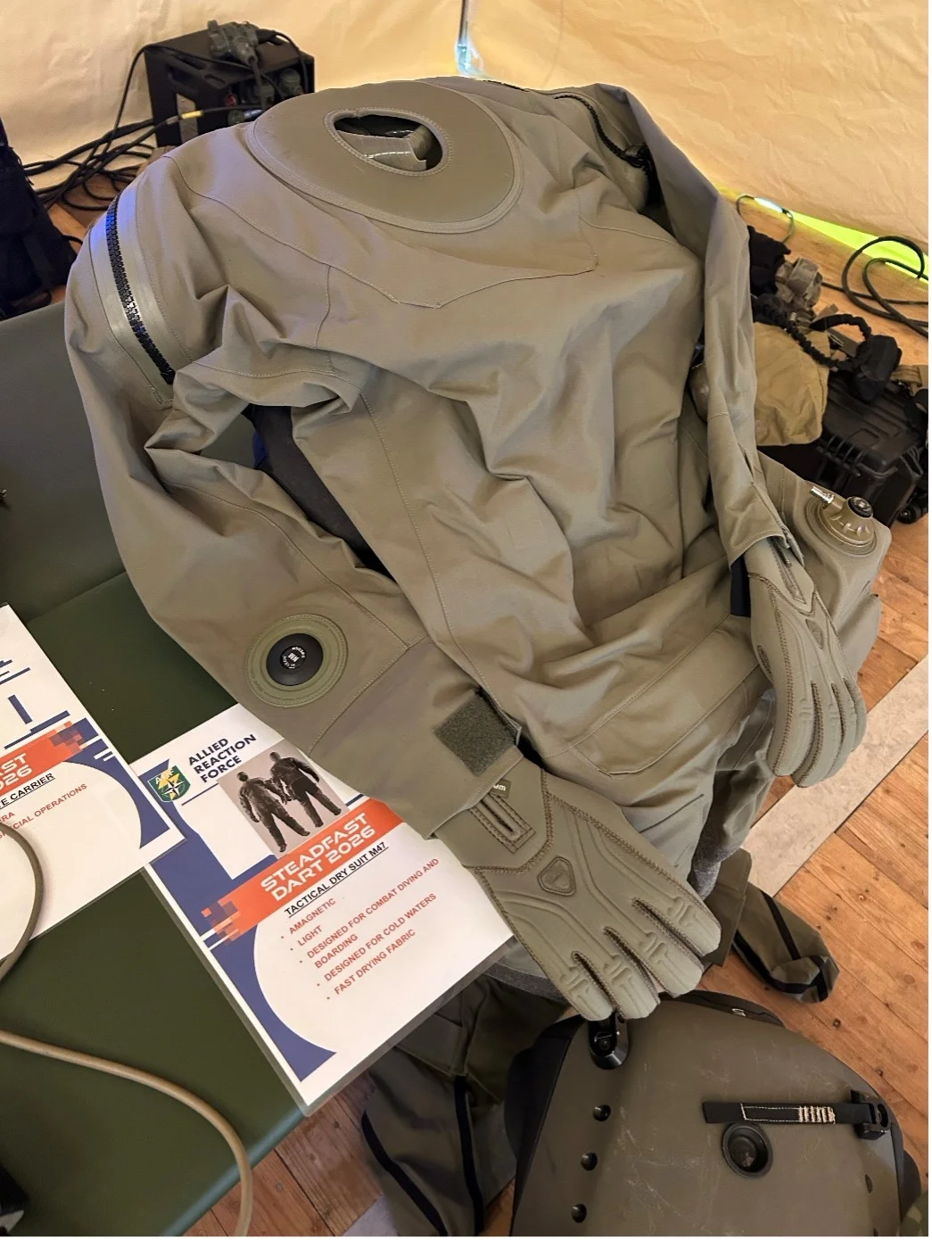 Der Trockentauchanzug Modell M47 von Waterproof