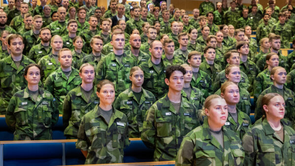 Kronprinzessin Victoria von Schweden mit den Kadetten des Offiziersprogramms. Foto- Schwedischer Königshof : Sara Friberg