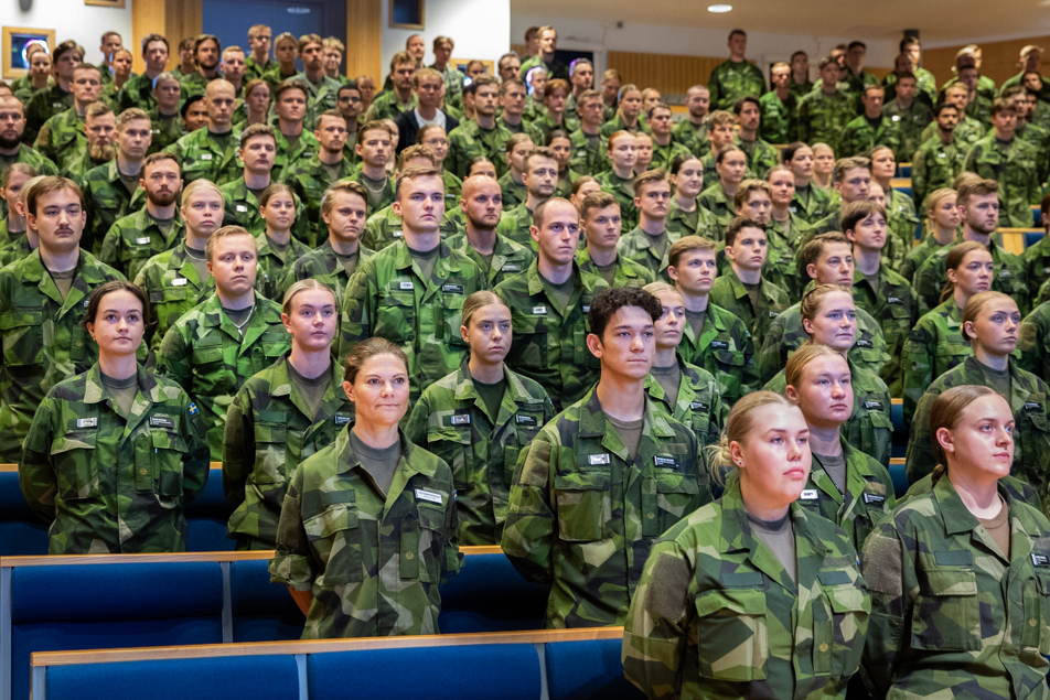 Kronprinzessin Victoria von Schweden mit den Kadetten des Offiziersprogramms. Foto- Schwedischer Königshof : Sara Friberg