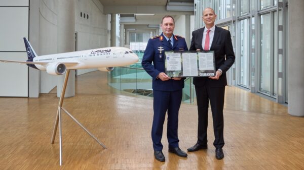 Partnerschaft: Die Lufthansa Group und das Landeskommando Hessen unterstreichen die Notwendigkeit eines strukturierten Sicherheitsdialoges aller privatwirtschaftlicher und öffentlicher Akteure.
