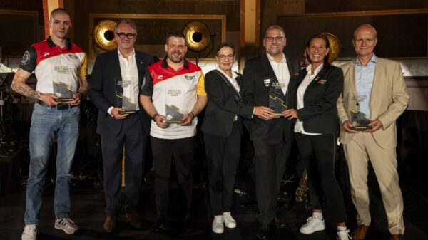 Invictus Germany Award – Die Preisträger v.l.n.r: Cedric Witczak, Dominic Reid, Andre Knaust (stellvertretend für Stefan Huss), Dr. Gesine Krüger, Stefan Wüsthoff, Natascha Wüsthoff, Ralf Schoolmann.