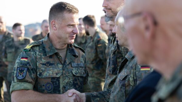 Die Soldaten des Vorkommandos der Brigade Litauen begrüßen Brigadegeneral Christoph Huber in Litauen Bundeswehr:Norman Möller