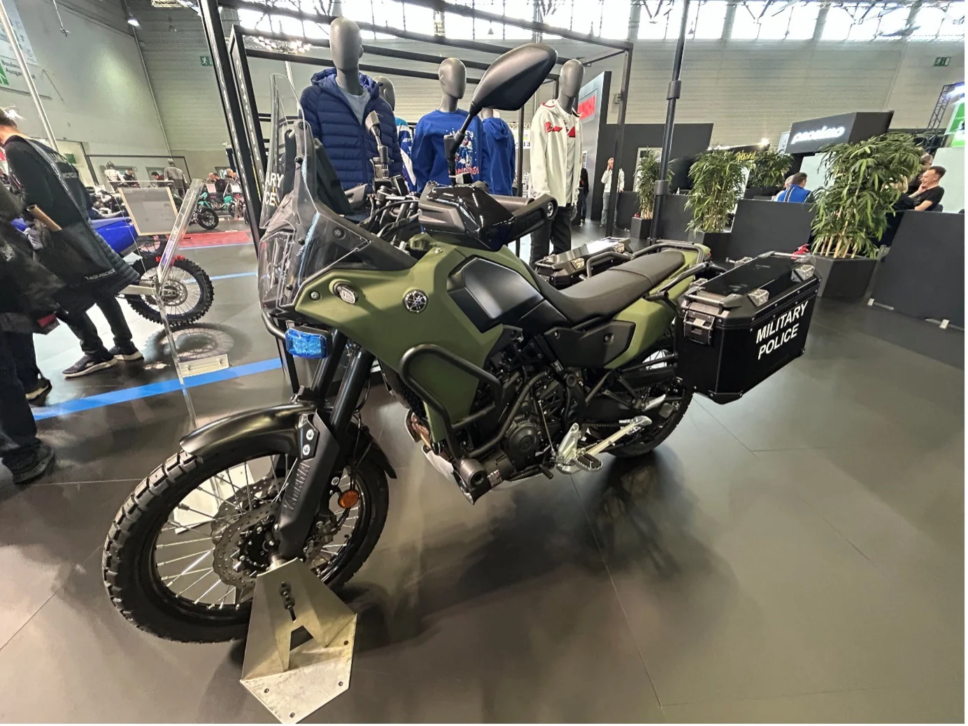 Motorräder: Die Yamaha Ténéré 700 „Feldjäger“ Baujahr 2025 am Stand des Herstellers. (Foto- AF)