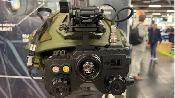 Nachtsicht: Die binokulare Brille DNVC-7 Stereo Thermal Fusion Goggles. (Foto- AF)