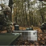 Dieses Bild zeigt nur ein paar militärische / behördliche Ausrüstungsgegenstände, die durch Dönges entwickelt, hergestellt oder vertrieben werden.