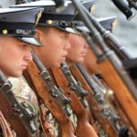 Der Alltag der West Point Kadetten ist geprägt durch Vorlesungen, Sport und militärische Ausbildung, darunter Formaldienst mit und ohne Waffe.