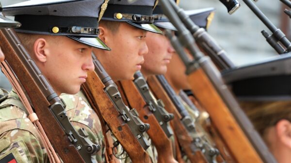 Der Alltag der West Point Kadetten ist geprägt durch Vorlesungen, Sport und militärische Ausbildung, darunter Formaldienst mit und ohne Waffe.