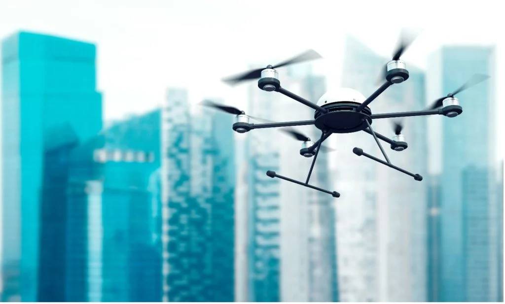 Drohnen werden in Zukunft sowohl militärisch als auch zivil das handeln mitbestimmen, das hat auch die Indra-Gruppe erkannt.