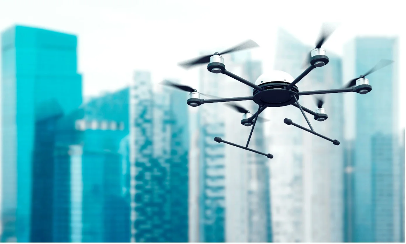 Drohnen werden in Zukunft sowohl militärisch als auch zivil das handeln mitbestimmen, das hat auch die Indra-Gruppe erkannt.