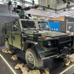 Die modernisierte Version des bereits im Dezember 2024 an die Ukraine gelieferten Counter-UAS-Systems Kinetic Defence Vehicle am Stand von Diehl Defence bei der EnforceTac.