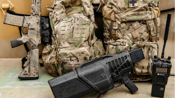 DroneShield DroneGun Mk4 (links) und RfPatrol Mk2 sind ausgelegt für den hochmobilen Einsatz wie bei Spezialkräften oder der Infanterie. (Foto- DroneShield)