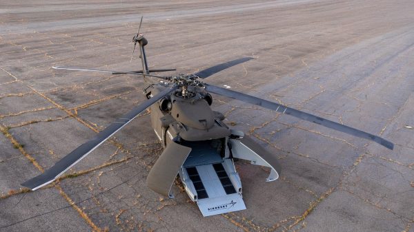 Durch den Wegfall von Cockpit, Sitzen und Mannschaftsstationen wird der Sikorsky S-70UAS U-Hawk zum ersten vollautonomen Black Hawk-Hubschrauber.