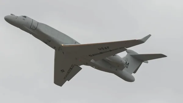 Ein EA-37B Compass Call-Flugzeug für elektronische Kriegsführung ist am 25. Januar 2026 auf der Ramstein Air Base in Deutschland angekommen.