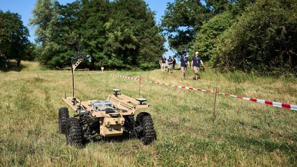 Die Militärroboter müssen bei der ELROB verschiedene Aufgaben und Parcours bewältigen.
