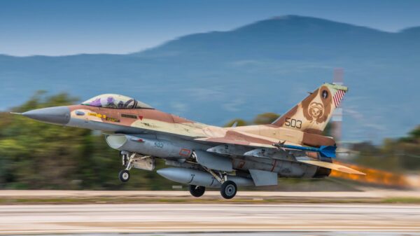 Eine F-16C 'Barak' aus dem israelischen 101. Geschwader hebt ab.