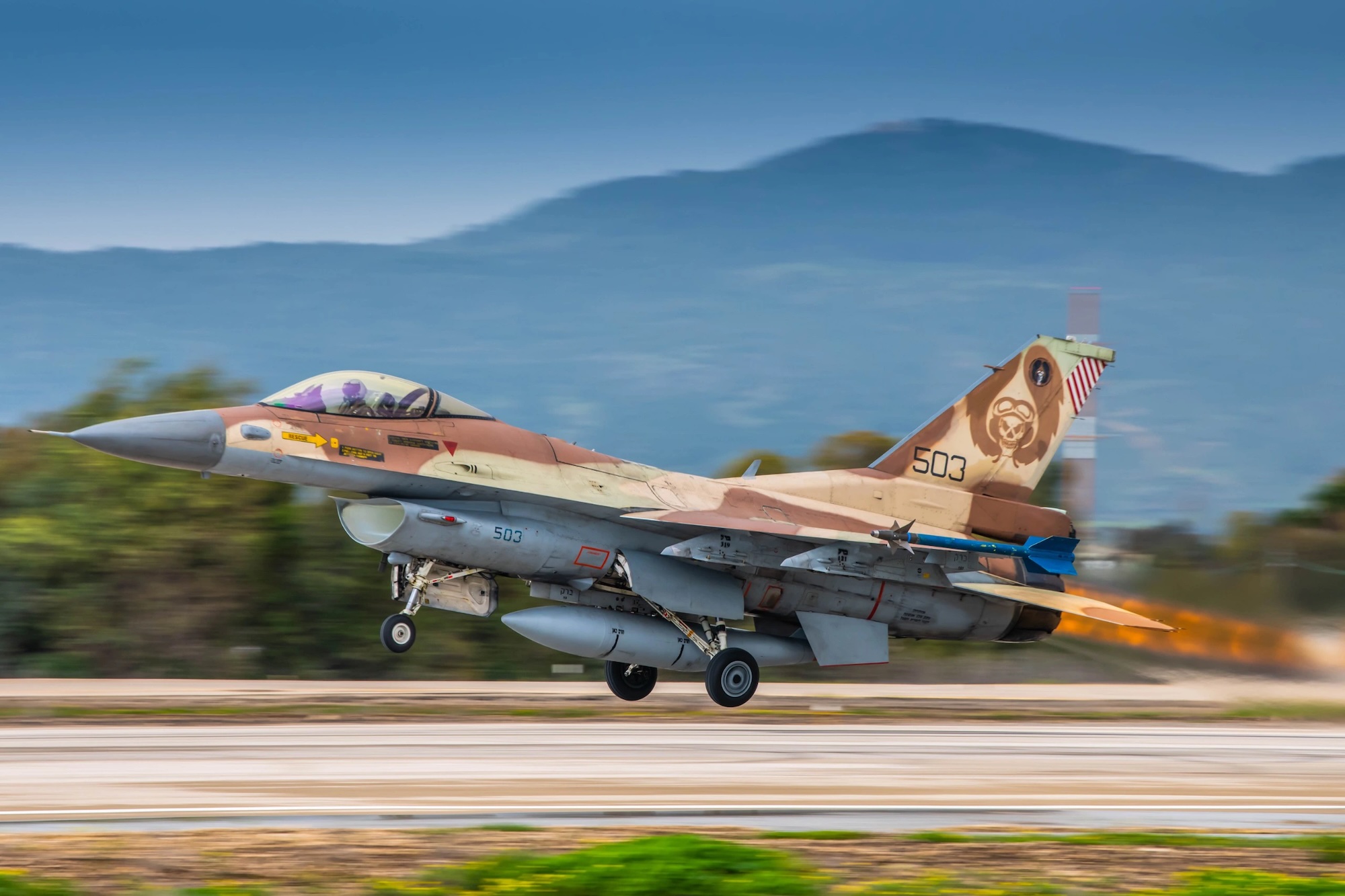 Eine F-16C 'Barak' aus dem israelischen 101. Geschwader hebt ab.