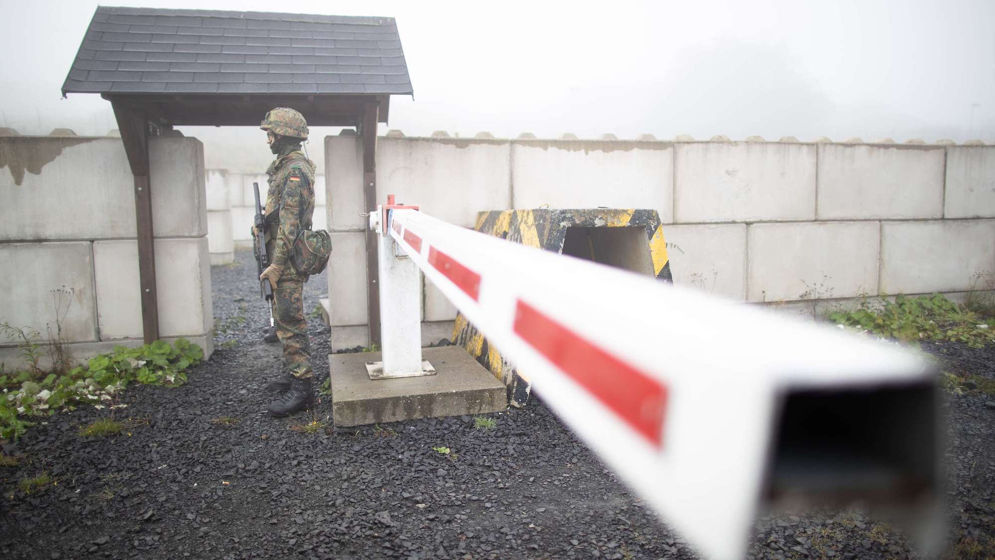 Grundausbildung im Heimatschutz: Ein Schwerpunkt liegt auf der Wach- und Sicherungsausbildung der Heimatschutzkräfte- Sie sollen zum Beispiel zum Schutz von kritischer Infrastruktur zum Einsatz kommen Bundeswehr:Tom Twardy