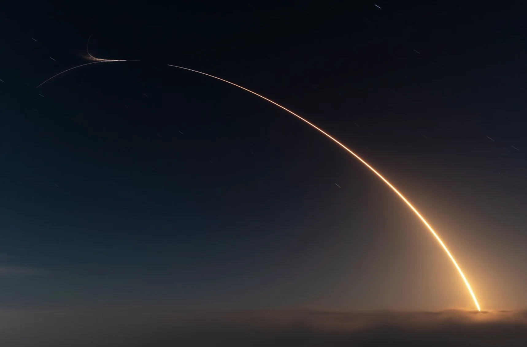 Start der Falcon-9-Rakete, die den Satelliten CAS500-2 sowie 45 Sekundärnutzlasten befördert.