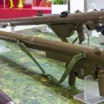 MANPADS aus China: FN-16 (vorne), eine verbesserte Variante des FN-6, und QW-2 (hinten).