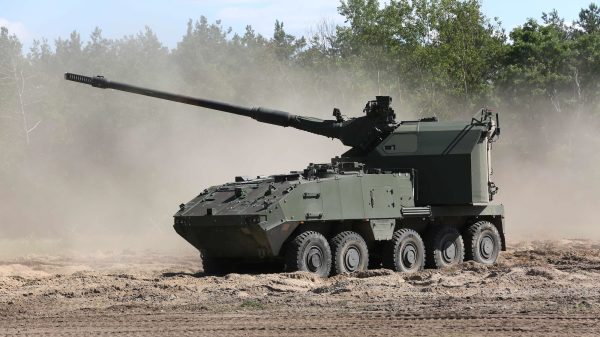 Das Artilleriesystem KNDS auf Piranha IV 10x10 von GDELS.