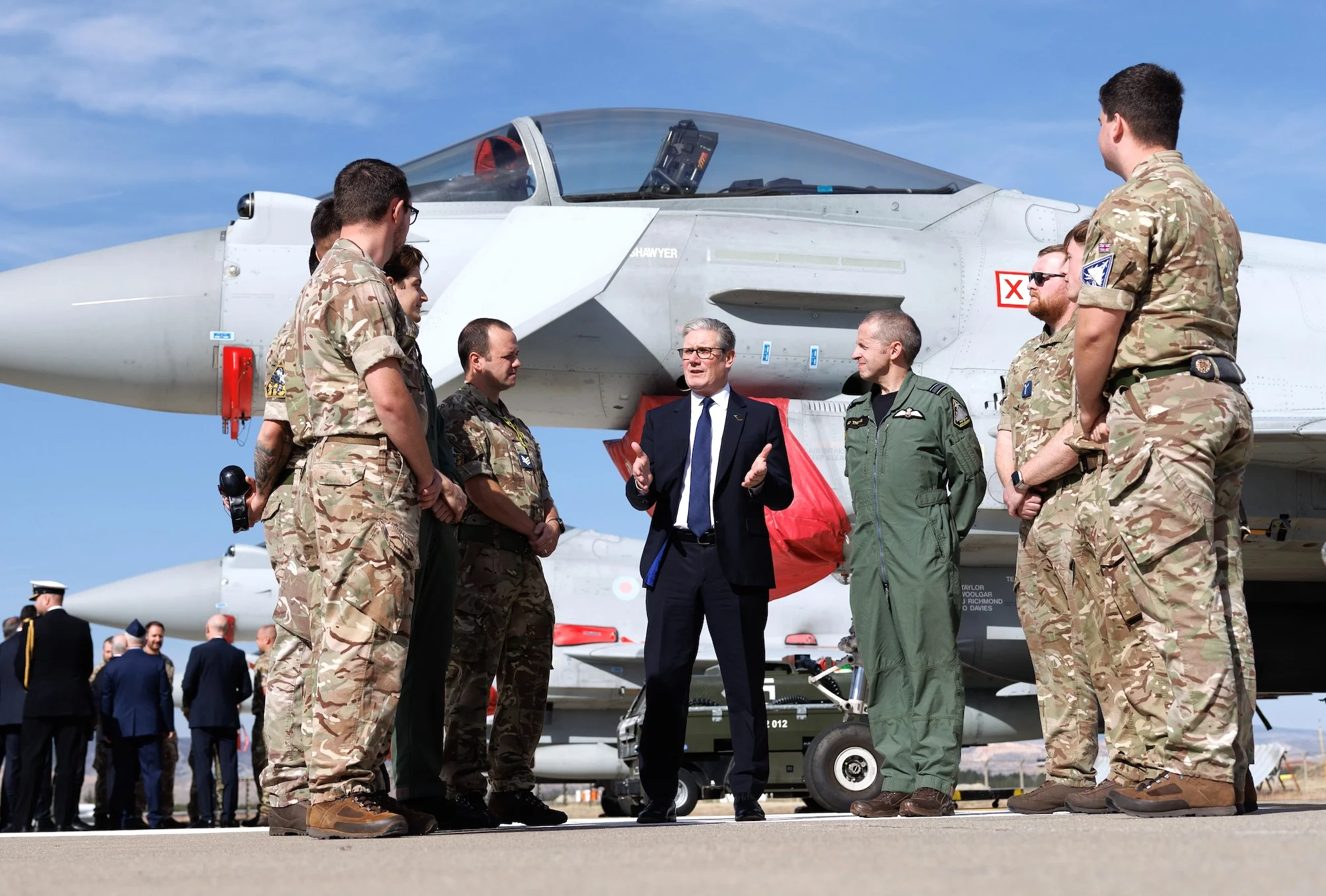 der britische Premierminister Keir Starmer nutzte seine Reise in die Türkei auch für einen Besuch dort stationierter Eurofighter Piloten der Royal Air Force.