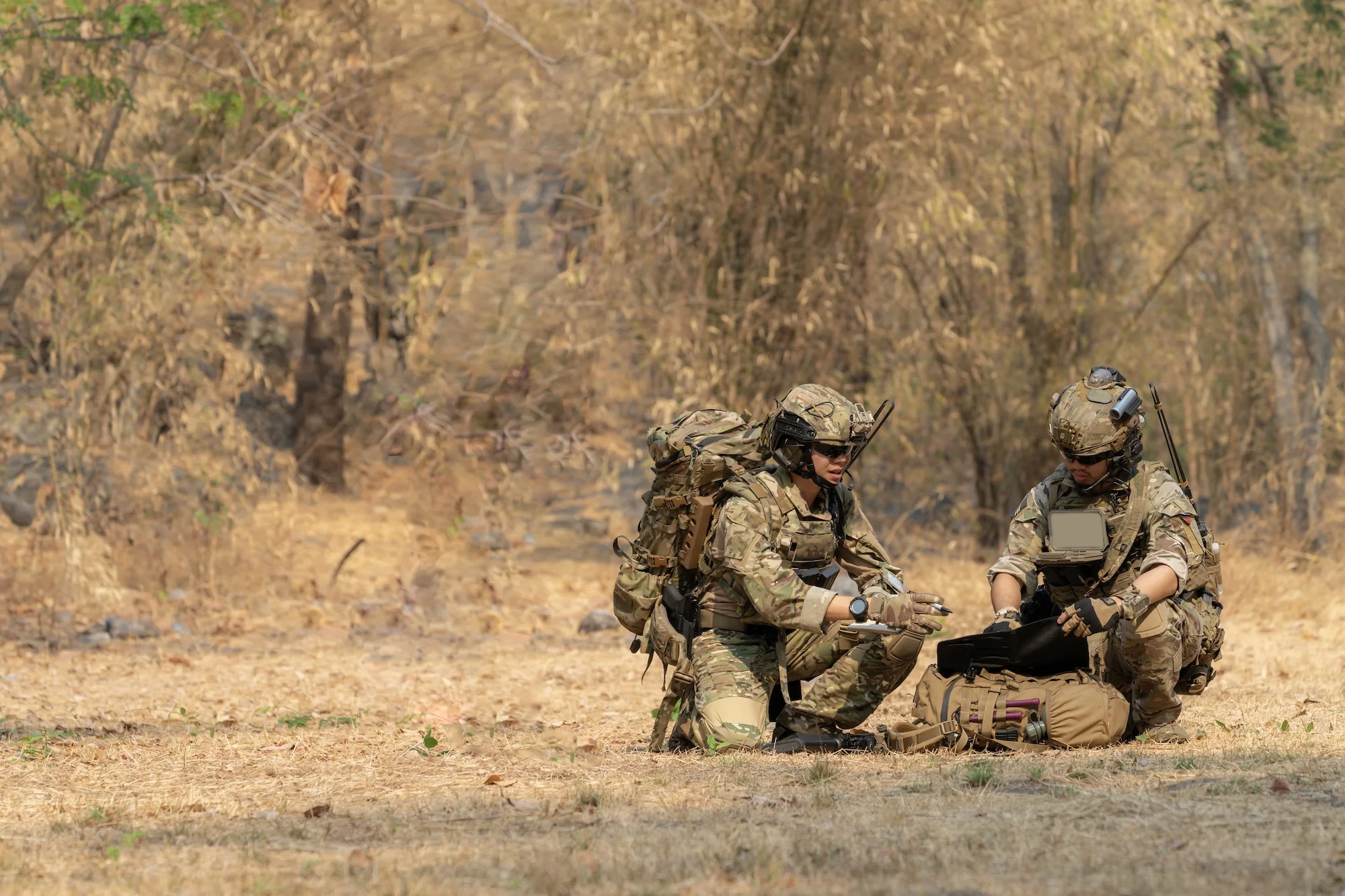 Konnektivität ist das Lebenselixier, das die effektive Steuerung und Überwachung einer ständig wachsenden Flotte von unbemannten Luftfahrzeugen (UAVs), unbemannten Bodenfahrzeugen (UGVs) und unbemannten Überwasserfahrzeugen (USVs) ermöglicht.
