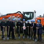 V.l.n.r.: Marc-Aurel Bischoff (GDELS Senior Director Corporate Communications), Michael Feit (Consys S.A.), Dr. Jan Glockauer (Triwo AG), Antonio Bueno (Präsident GDELS), Giuseppe Chillari (GDELS Vice President und Geschäftsführer GDELS-Mowag), Dr. Thomas Kauffmann (GDELS Vice President und Geschäftsführer GDELS-Deutschland), Fabian Müller (Erster Bürgermeister Friedrichshafen), Johannes Henne (Bürgermeister Immenstaad), Volker Mayer- Lay MdB, Sven Nolle (GDELS Vice President Supply Chain Management), Jens Bauer (GDELS Senior Director International Services). Foto: GDELS