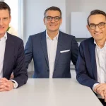 Verlässt den HENSOLDT-Vorstand: Dr. Lars Immisch (rechts), mit CEO Oliver Dörre (Mitte) und CFO Christian Ladurner.