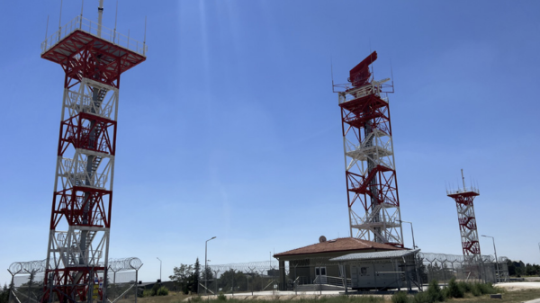 Das ASELSAN HTRS-100-Flugsicherungsradar wurde kürzlich am internationalen Flughafen von Damaskus installiert.