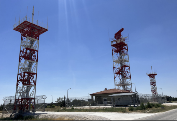 Das ASELSAN HTRS-100-Flugsicherungsradar wurde kürzlich am internationalen Flughafen von Damaskus installiert.