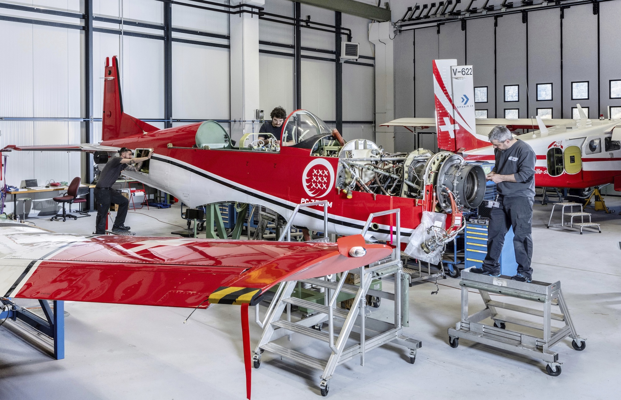 PC-7 WEPC-7-WE: Halbzeit bei der Flottenumrüstung. Blick in den Hangar.