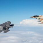 F-35I und F-16I der israelischen Luftwaffe. Die Israeli Air Force griff bereits verschiedene Waffendepots in Syrien an, damit diese Waffen nicht in die Hände von Rebellen fallen.