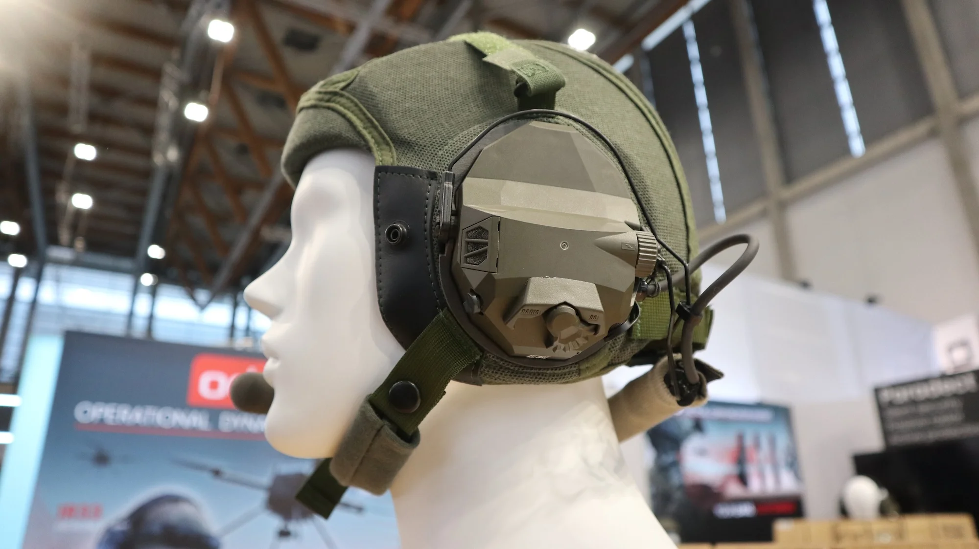 Unten zu erkennen: Der leicht zu bedienende Schalter für den Wechsel in den Bordfunk.